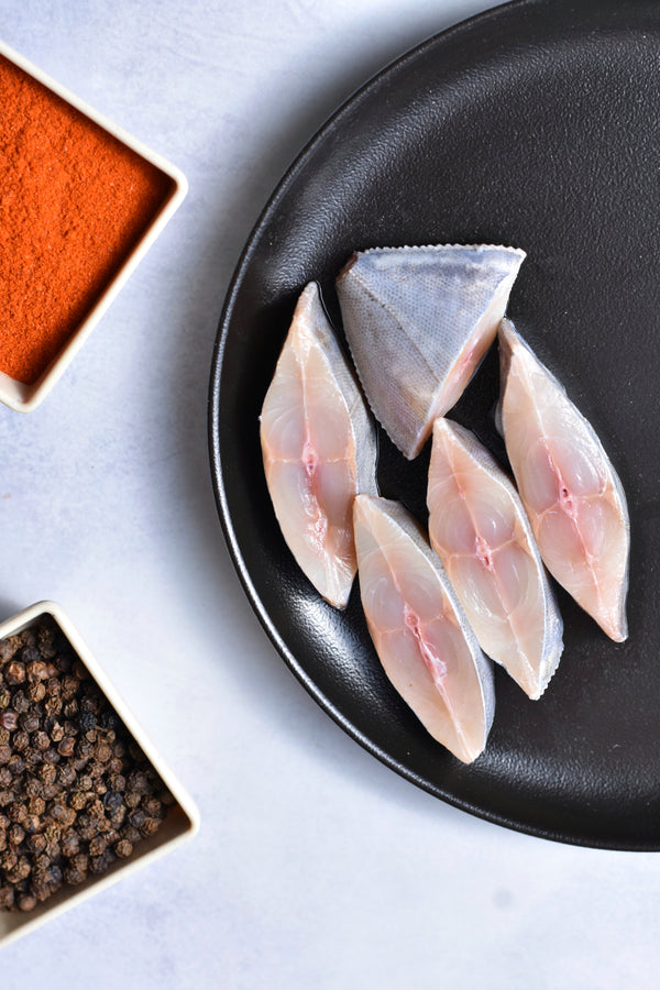 Black Pomfret slice
